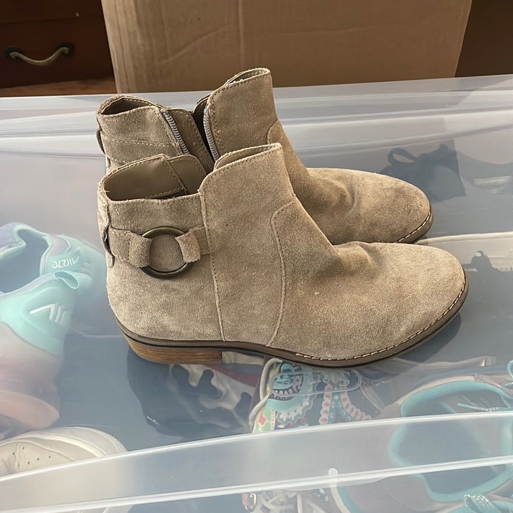 Great condition suede bootie size 7.5